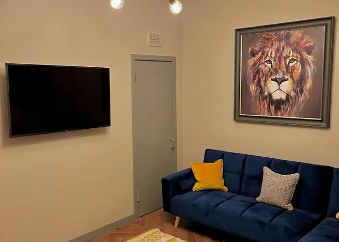 1 Bed Apt In West End